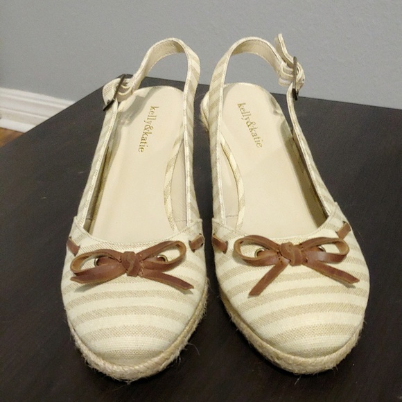 Size 8 1/2 kelly&katie wedge shoes - Picture 4 of 4